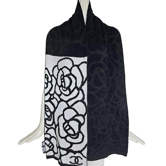 CHANEL BLACK/WHITE CAMELIA JACQUARD CASHMERE SCARF - Picture 1 of 7